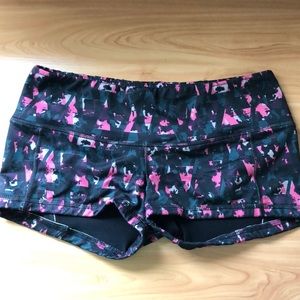 Medium FLEO Shorts